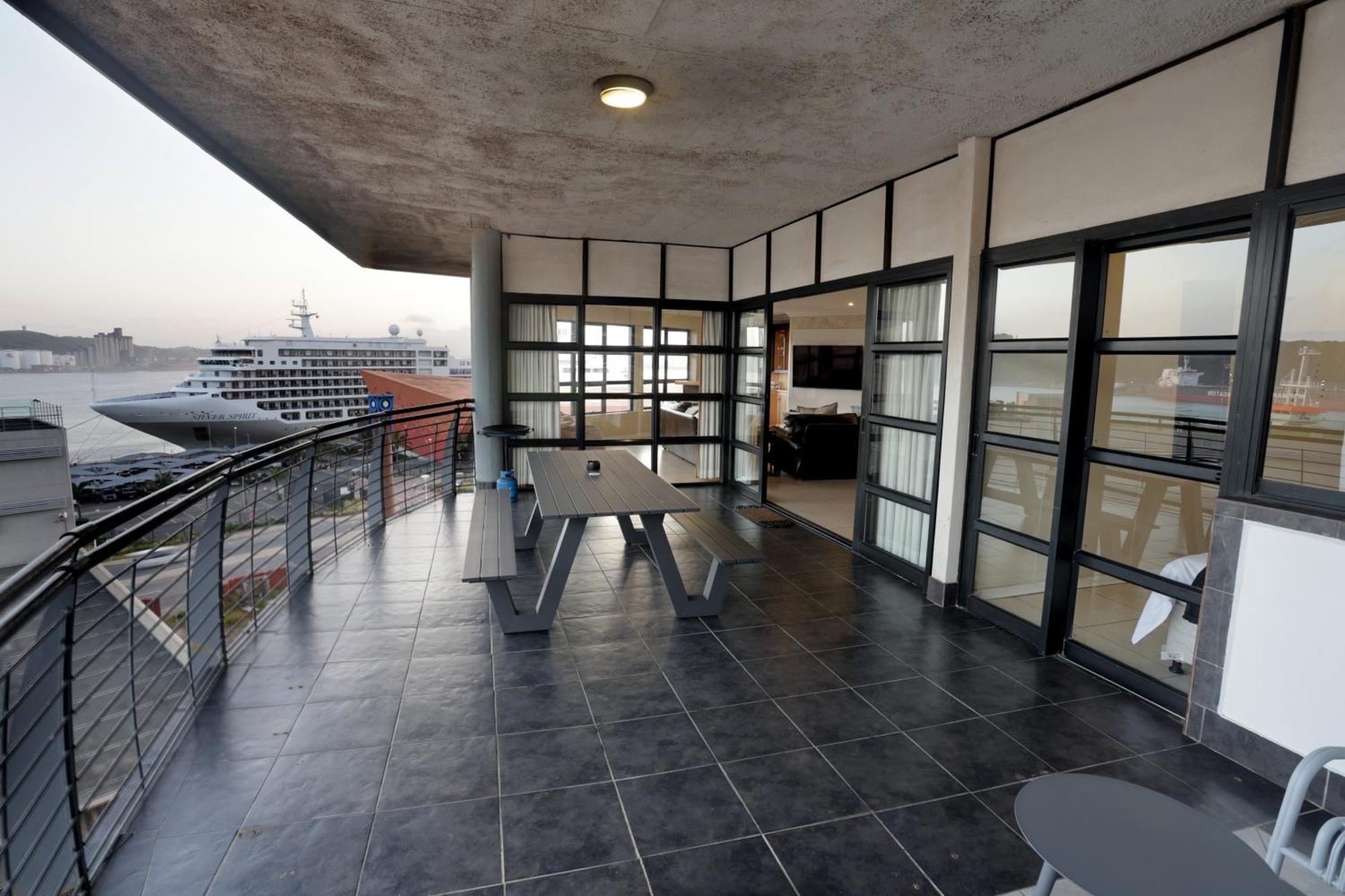 Stay At The Point - Peaceful Plentiful Penthouse Durban Exterior photo